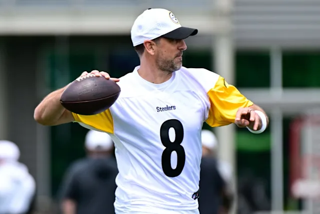 Oldest NFL players in 2025: Aaron Rodgers headlines list
