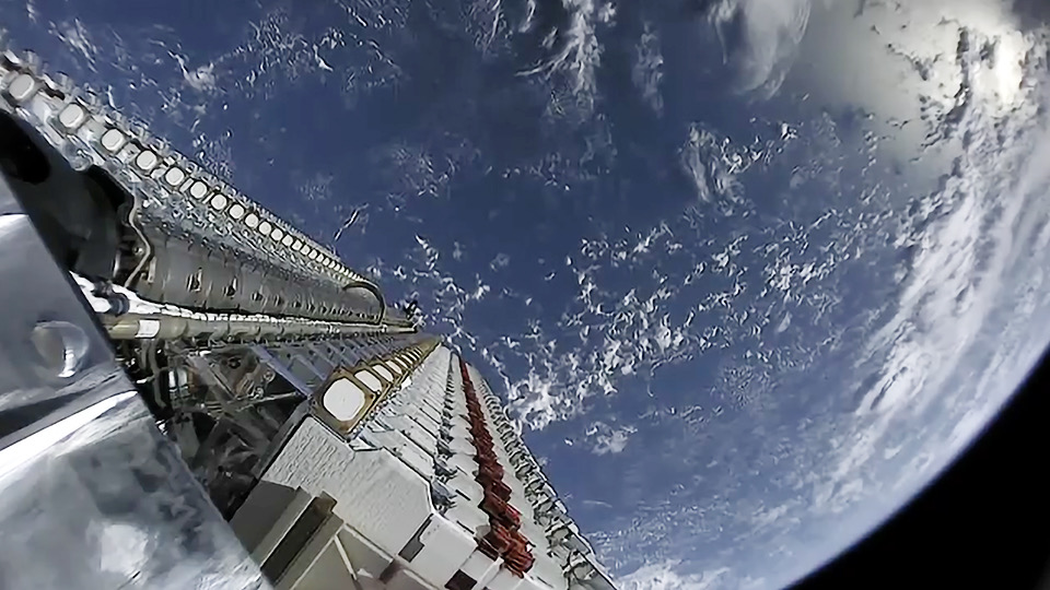SpaceX moves launch of Starlink Group 17-5 with 24 smallsats to Monday from California